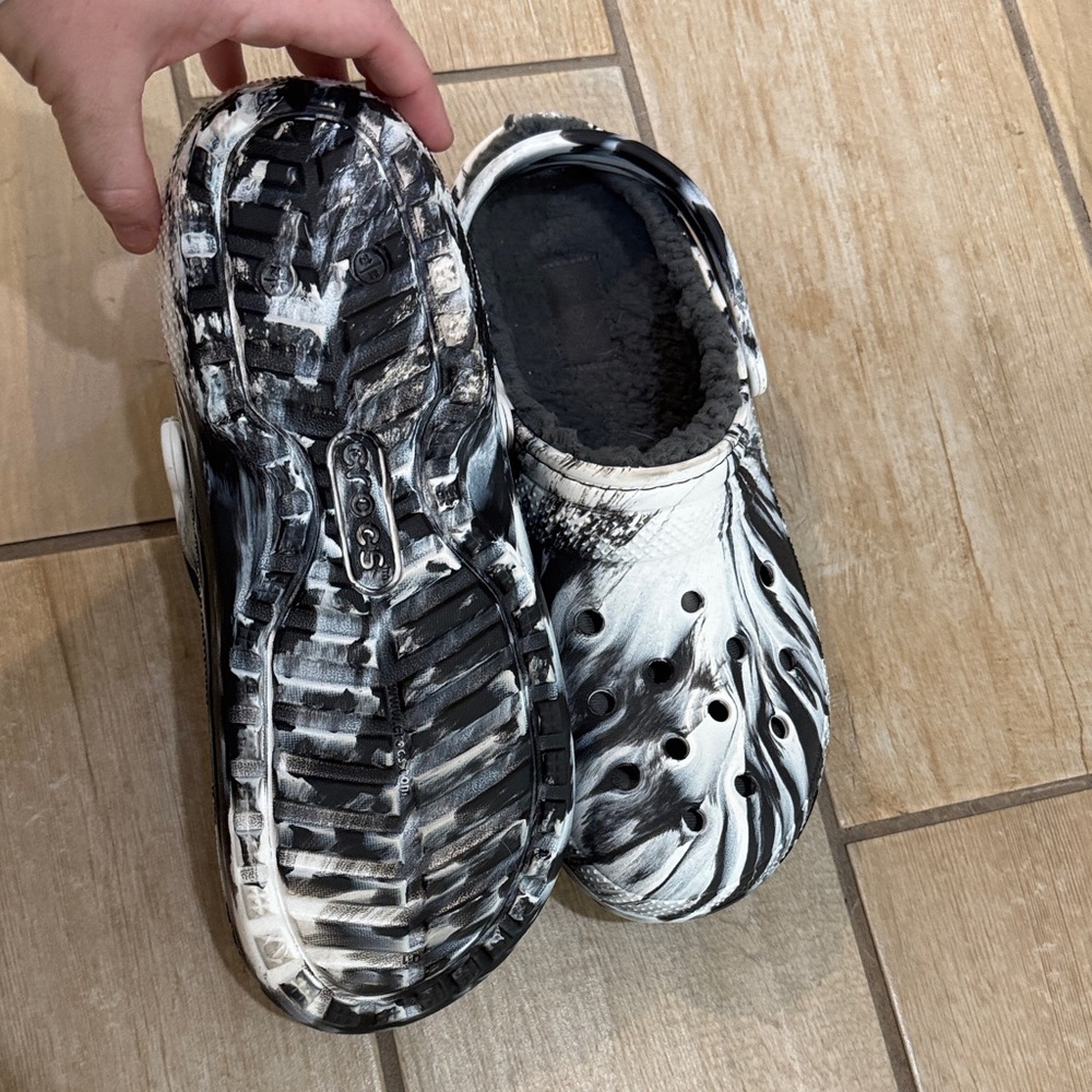 CROCS Black and White Loafers - Picture 4 of 5